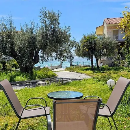 Deluxe By The Sea Апартаменты *
